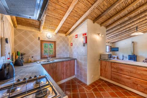 Quinta tradicional 5 quartos+ 2 no anexo+ piscina