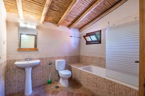 Quinta tradicional 5 quartos+ 2 no anexo+ piscina