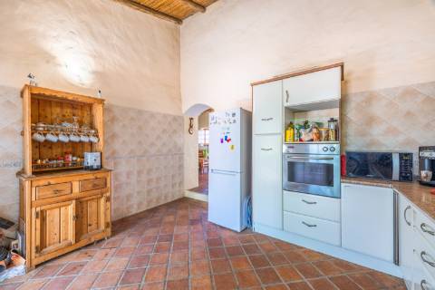 Quinta tradicional 5 quartos+ 2 no anexo+ piscina