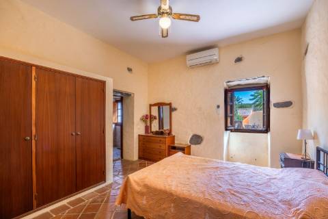 Quinta tradicional 5 quartos+ 2 no anexo+ piscina