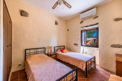 Quinta tradicional 5 quartos+ 2 no anexo+ piscina