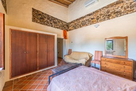 Quinta tradicional 5 quartos+ 2 no anexo+ piscina