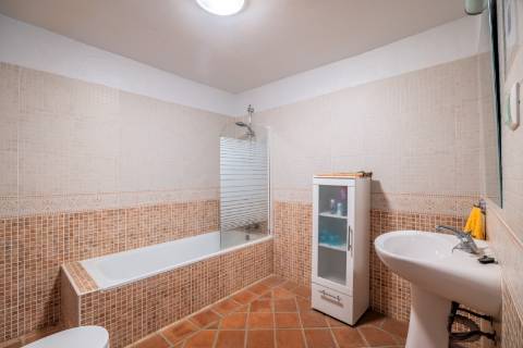 Quinta tradicional 5 quartos+ 2 no anexo+ piscina