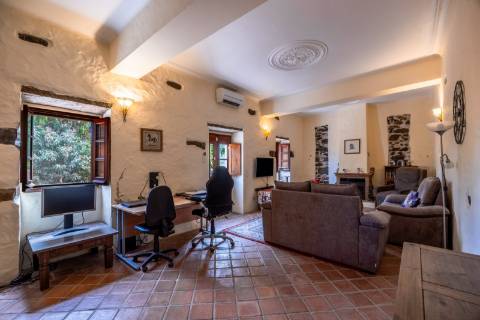 Quinta tradicional 5 quartos+ 2 no anexo+ piscina