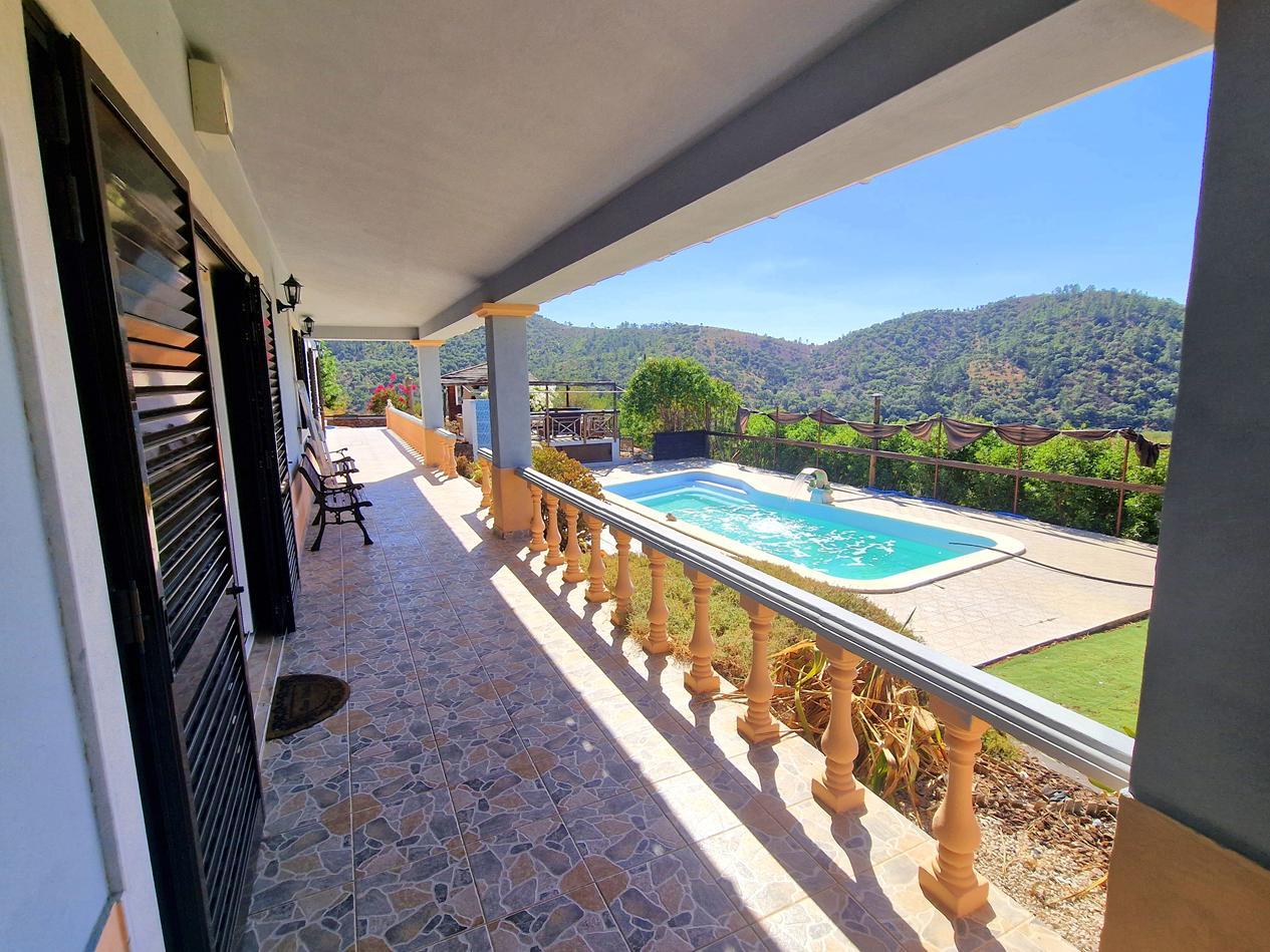 Moradia Espectacular com 5 quartos e piscina!