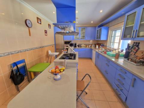 Moradia Espectacular com 5 quartos e piscina!