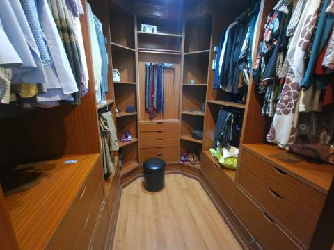 Moradia Espectacular com 5 quartos e piscina!