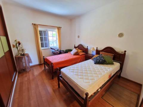 Moradia Espectacular com 5 quartos e piscina!