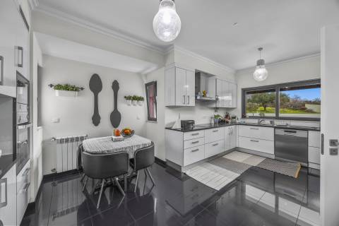 Villa Elegante em Localização Única