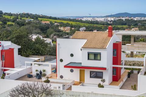 Villa Elegante em Localização Única