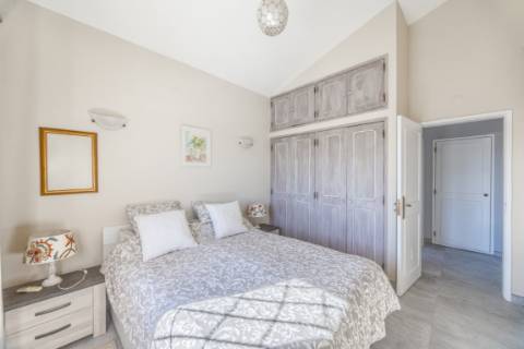 Linda Moradia 3 quartos e piscina