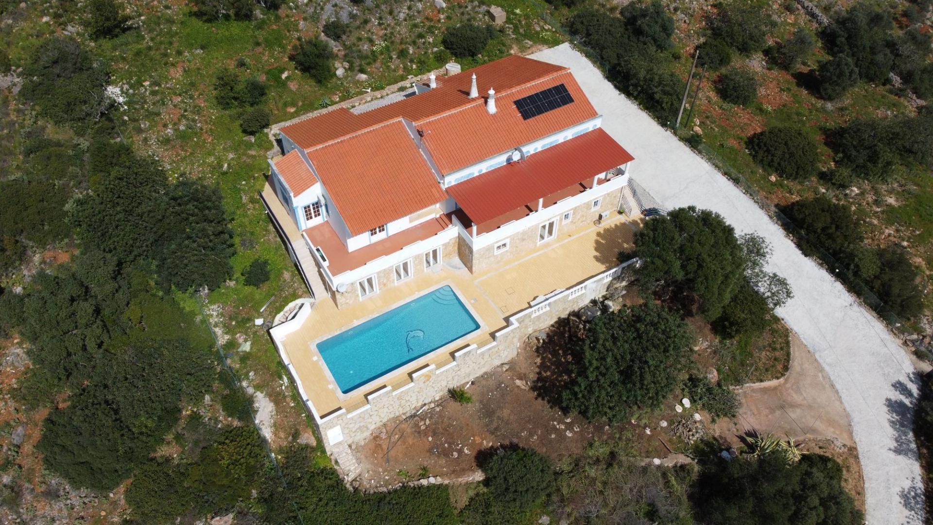 Moradia com vista mar para renovar