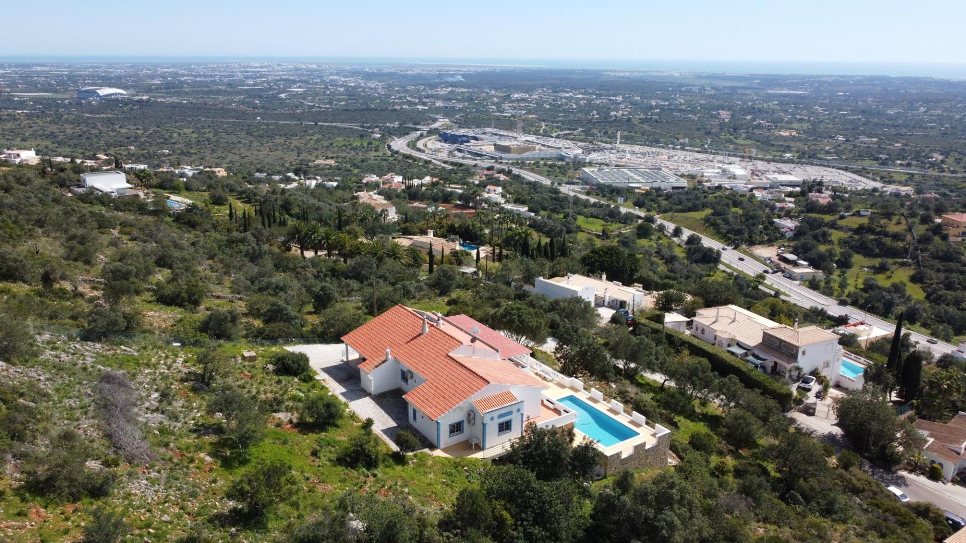 Moradia com vista mar para renovar