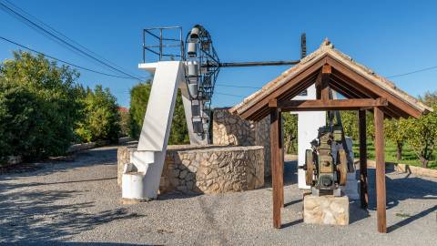 Magnifica moradia com vistas, piscina e largo terreno