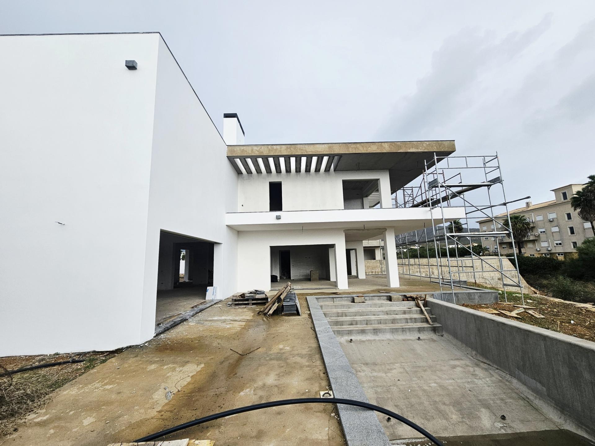 Magnifica propriedade contemporânea em construção