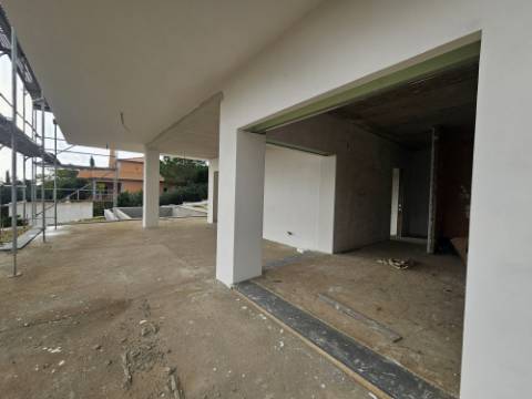 Magnifica propriedade contemporânea em construção