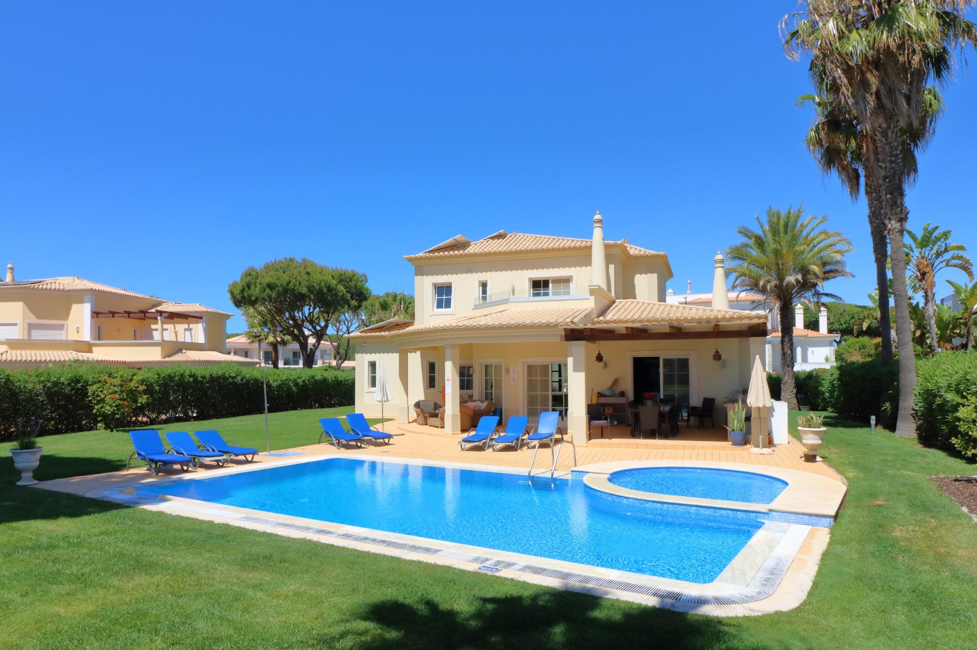 Excelente moradia com vista Golf