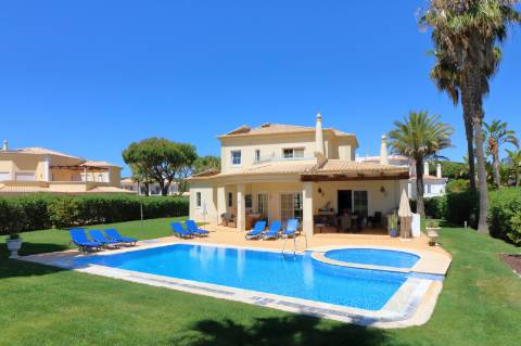 Excelente moradia com vista Golf