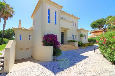 Excelente moradia com vista Golf