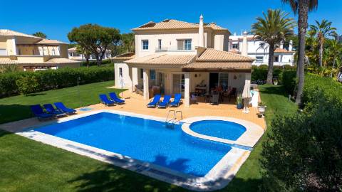 Excelente moradia com vista Golf