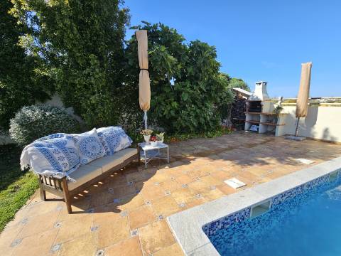 Moradia Moderna com Vista para a Ria Formosa e Rooftop Panorâmico
