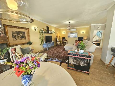 Moradia Moderna com Vista para a Ria Formosa e Rooftop Panorâmico
