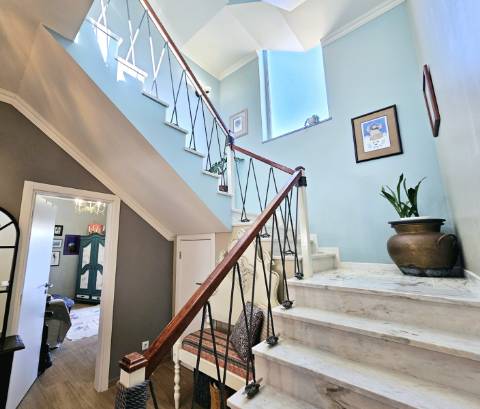 Moradia Moderna com Vista para a Ria Formosa e Rooftop Panorâmico
