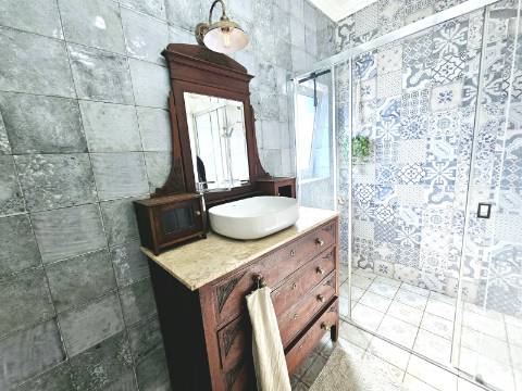 Moradia Moderna com Vista para a Ria Formosa e Rooftop Panorâmico
