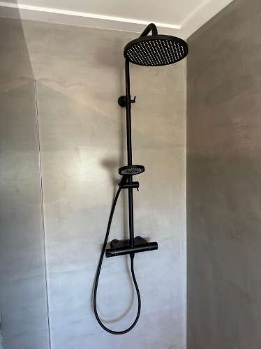 Moradia com 7 quartos em fase final de renovação