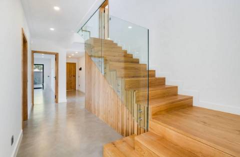 Moradia com 7 quartos em fase final de renovação