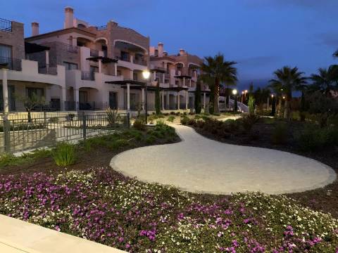 Apartamento de Luxo T2 com Terraço de 42m² no Pine Hills Resort, Vilamoura