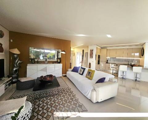 T3 de qualidade com garagem em box e piscina