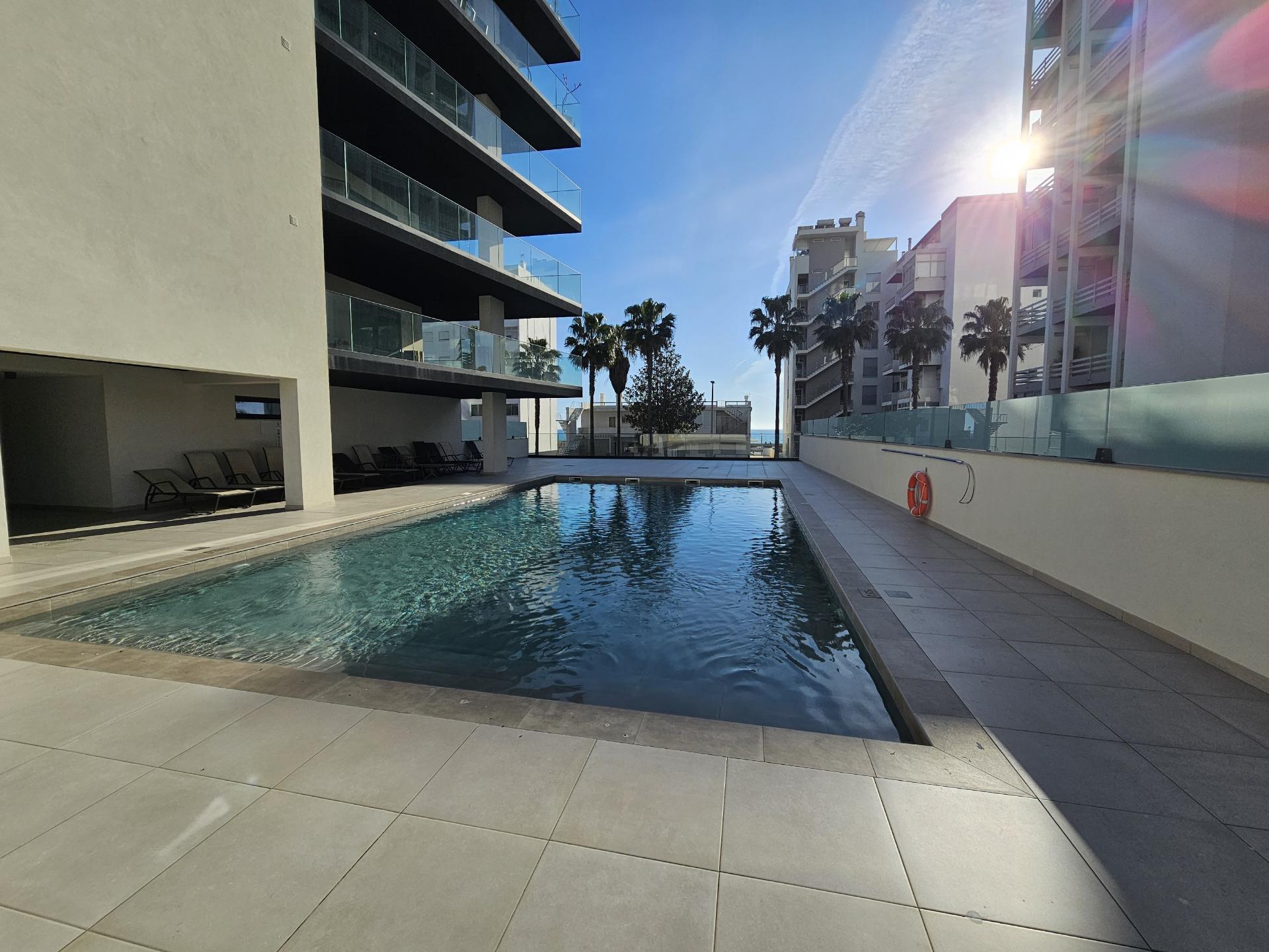 Apenas a 50 metros da praia - Fantástico Apartamento T2 com Terraço Privado em Quarteira