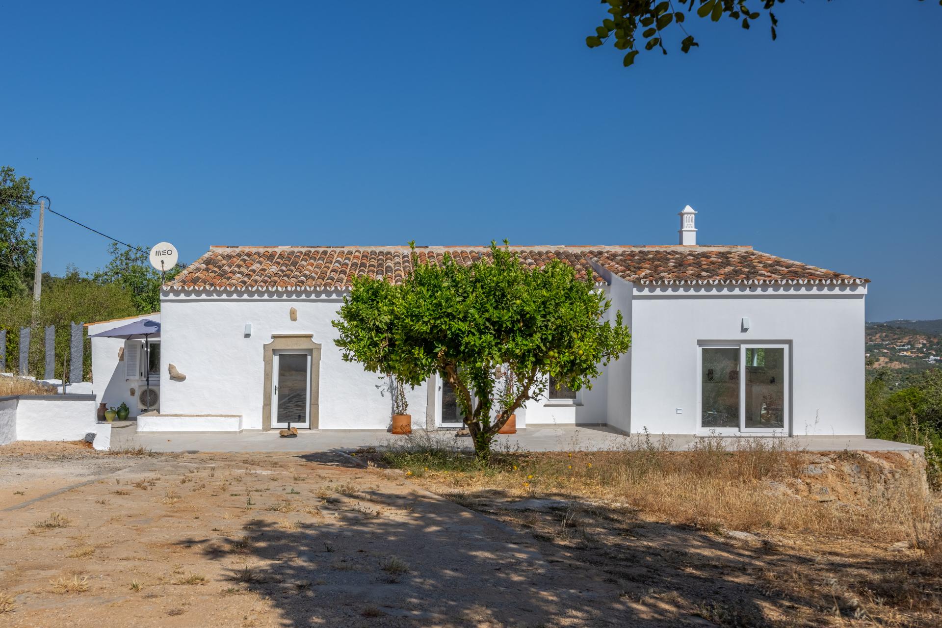 Quinta renovada por uma arquiteta conceituada perto de Estoi