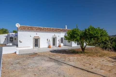 Quinta renovada por uma arquiteta conceituada perto de Estoi