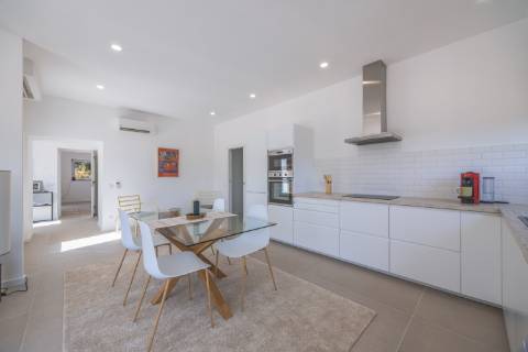 Quinta renovada por uma arquiteta conceituada perto de Estoi