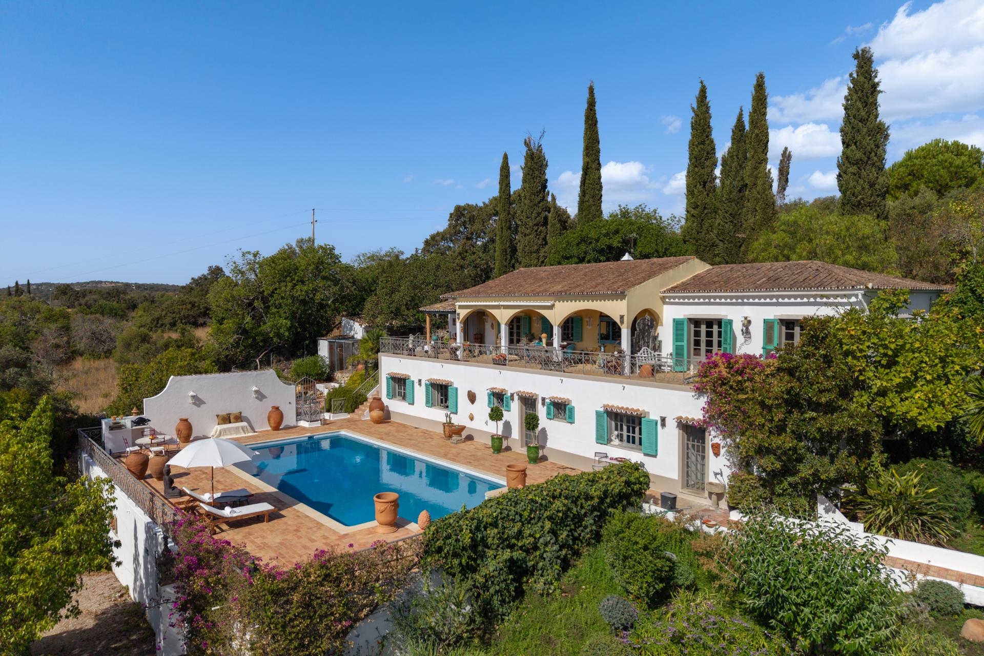 Casa de campo de quatro quartos com piscina, garagem e vista para o mar em São Brás de Alportel, Algarve, Portugal