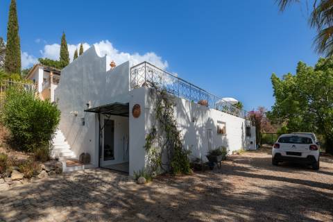 Casa de campo de quatro quartos com piscina, garagem e vista para o mar em São Brás de Alportel, Algarve, Portugal