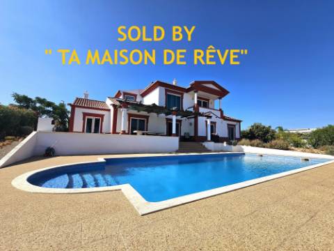 EXCLUSIVIDADE

VENDIDA PELA ' TA MAISON DE RÊVE'