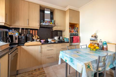 Elegante Moradia T3 à Venda em Boliqueime