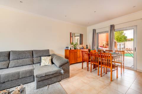 Elegante Moradia T3 à Venda em Boliqueime