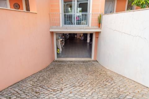 Elegante Moradia T3 à Venda em Boliqueime