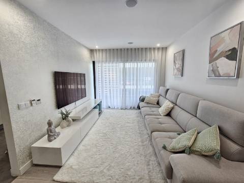 **Duplex 3 quartos de Luxo em Faro - Oportunidade Única! **