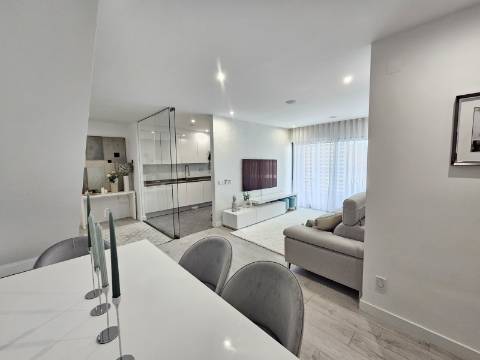 **Duplex 3 quartos de Luxo em Faro - Oportunidade Única! **