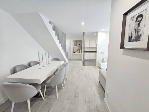 **Duplex 3 quartos de Luxo em Faro - Oportunidade Única! **