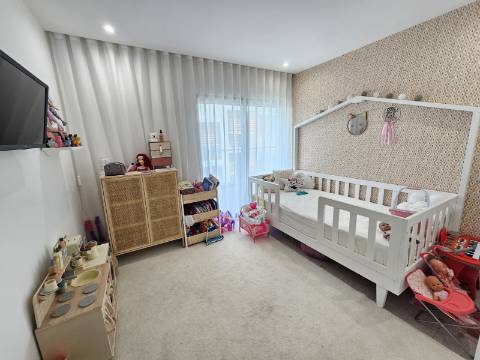 **Duplex 3 quartos de Luxo em Faro - Oportunidade Única! **