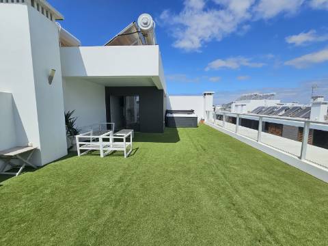 **Duplex 3 quartos de Luxo em Faro - Oportunidade Única! **