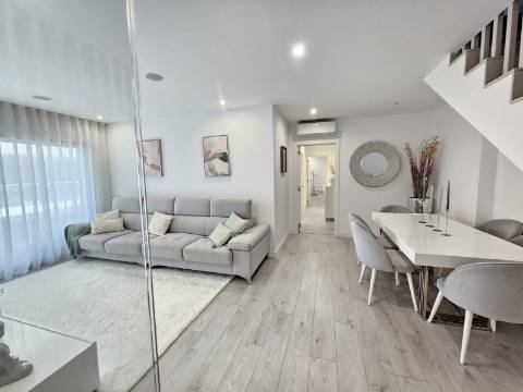 **Duplex 3 quartos de Luxo em Faro - Oportunidade Única! **