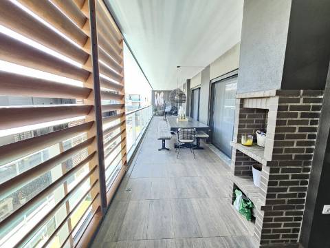 **Duplex 3 quartos de Luxo em Faro - Oportunidade Única! **