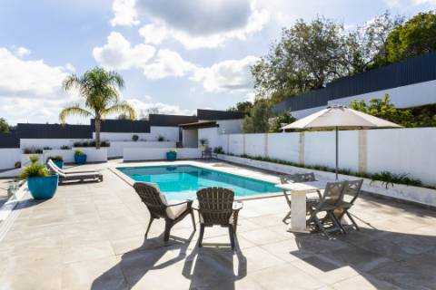 
VILLA DE ALTA QUALIDADE com 5 quartos totalmente renovada em 2023